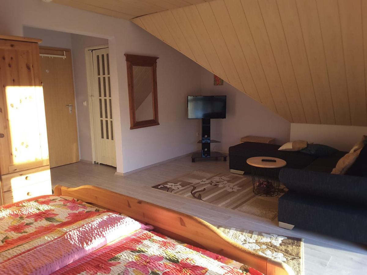 Die Ferienwohnung Lindenhof 첼 안 데어 모젤 외부 사진